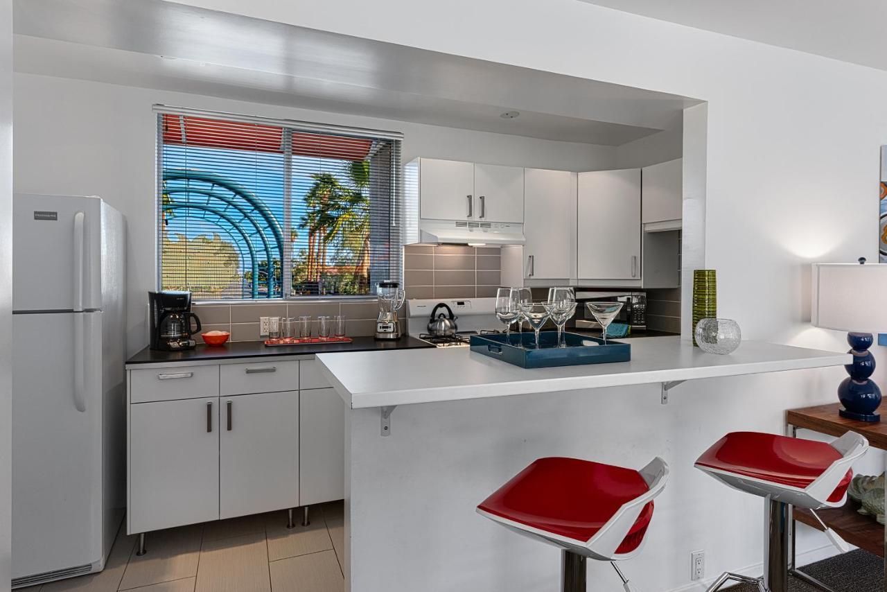 The Twist Palm Springs Hotel Екстериор снимка