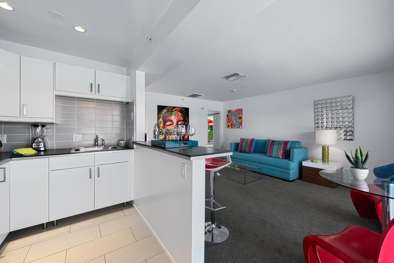 The Twist Palm Springs Hotel Екстериор снимка