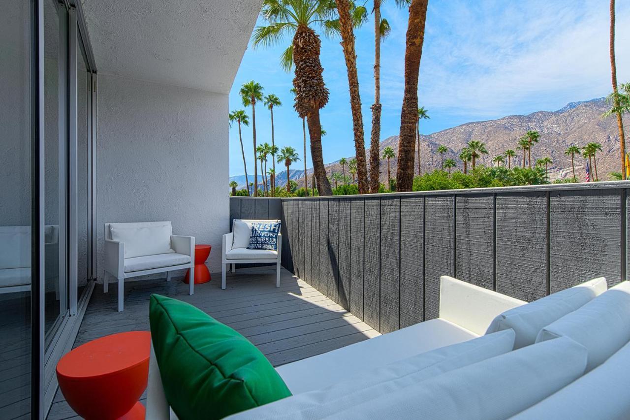 The Twist Palm Springs Hotel Екстериор снимка